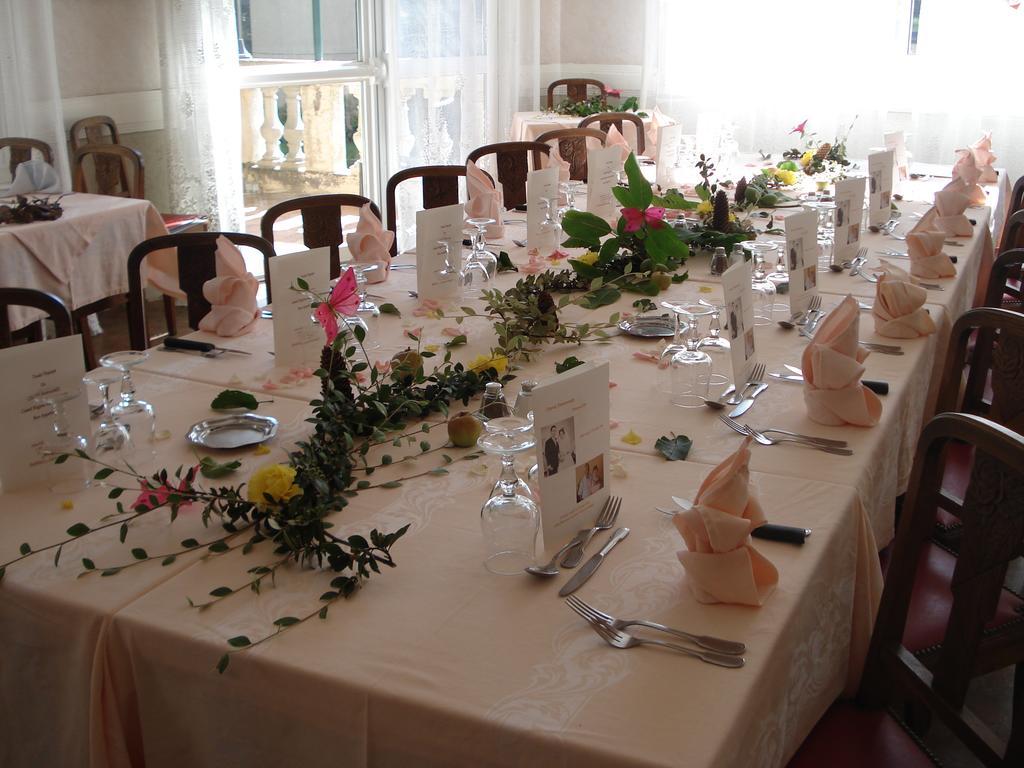 Castel Regina Hotel Châtel-Guyon Екстериор снимка